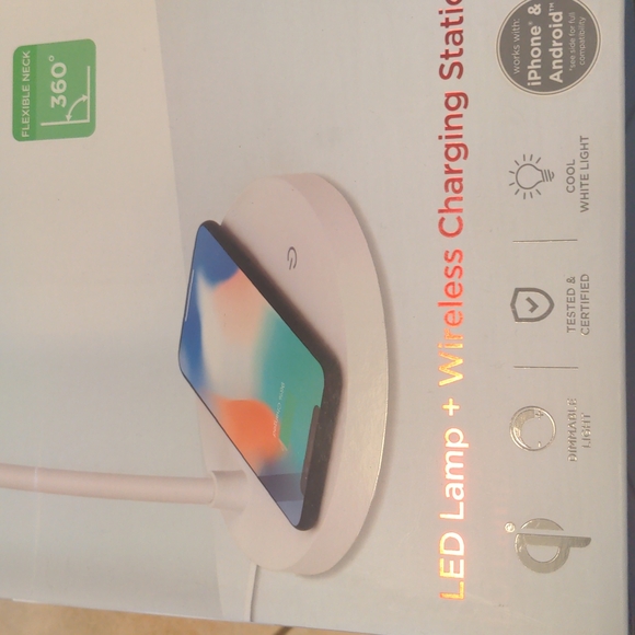 IHome LED+wireless charging station new in sealed box - Picture 2 of 10